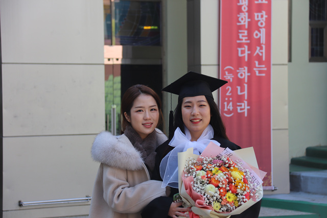 2020 02 20 Pauline Choi Graduation (67).jpg