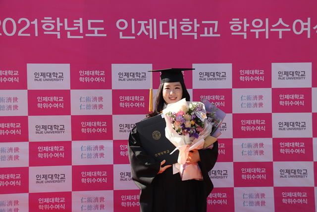2022 02 18 Rebecca Lee Graduation 14.jpg